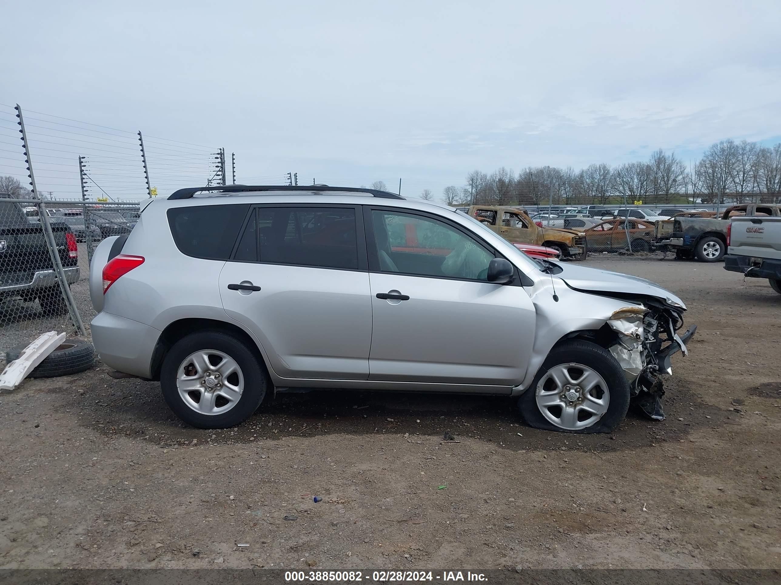 Photo 12 VIN: JTMZD33V075076139 - TOYOTA RAV 4 