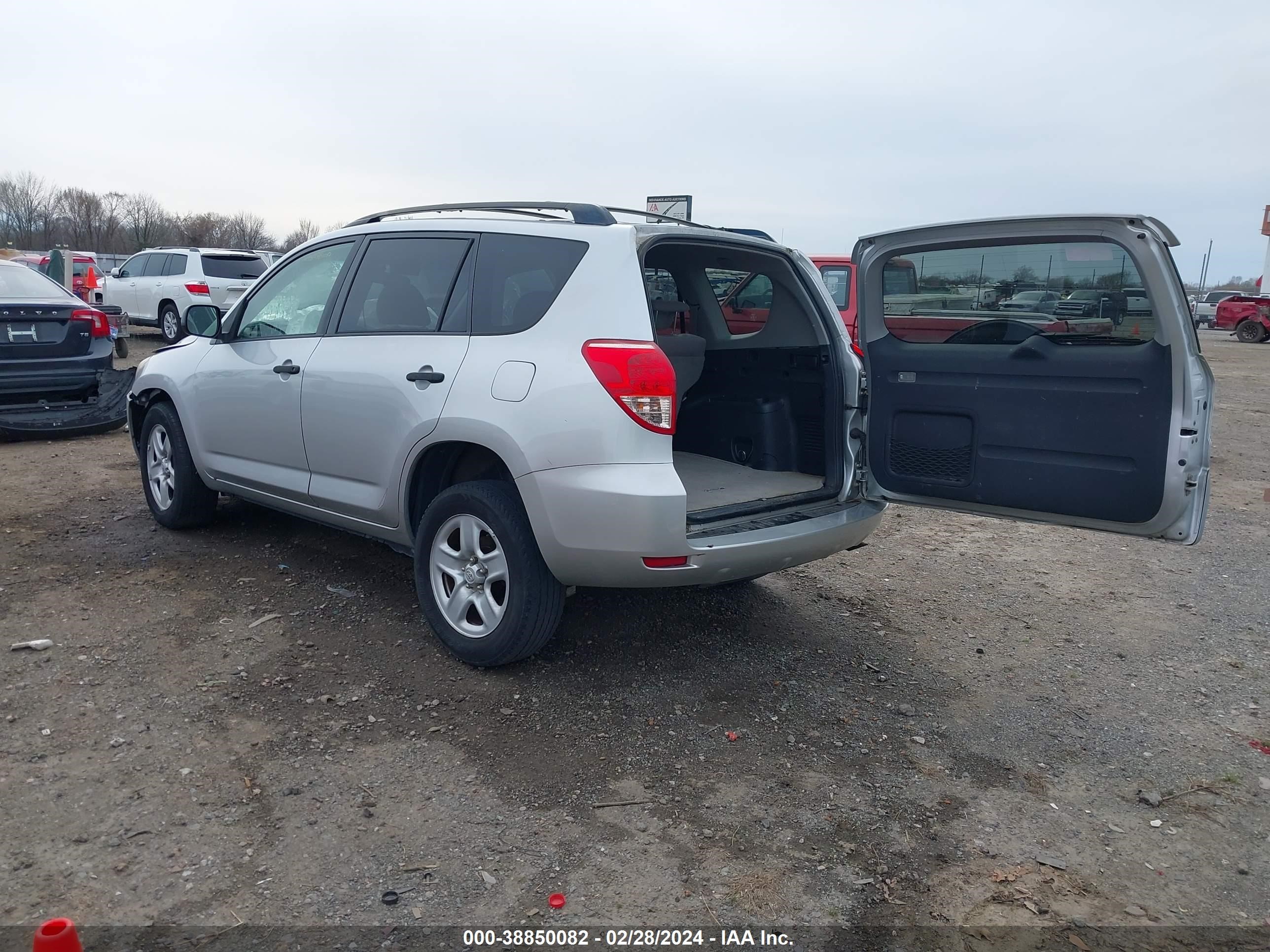 Photo 2 VIN: JTMZD33V075076139 - TOYOTA RAV 4 