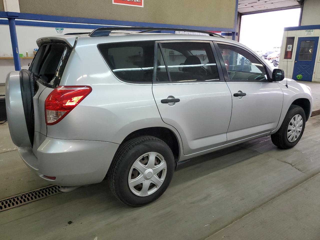 Photo 2 VIN: JTMZD33V385102749 - TOYOTA RAV 4 