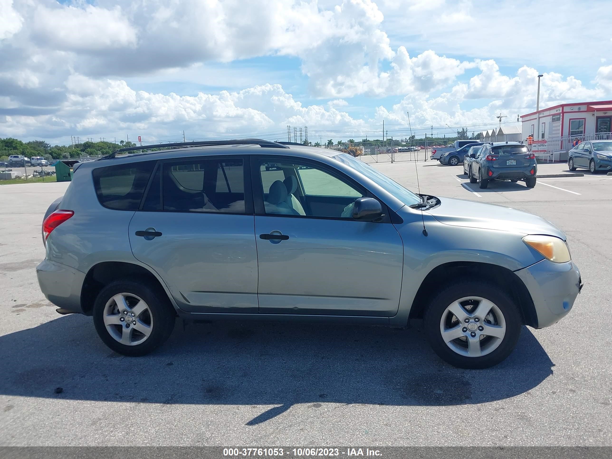 Photo 11 VIN: JTMZD33V466008158 - TOYOTA RAV 4 