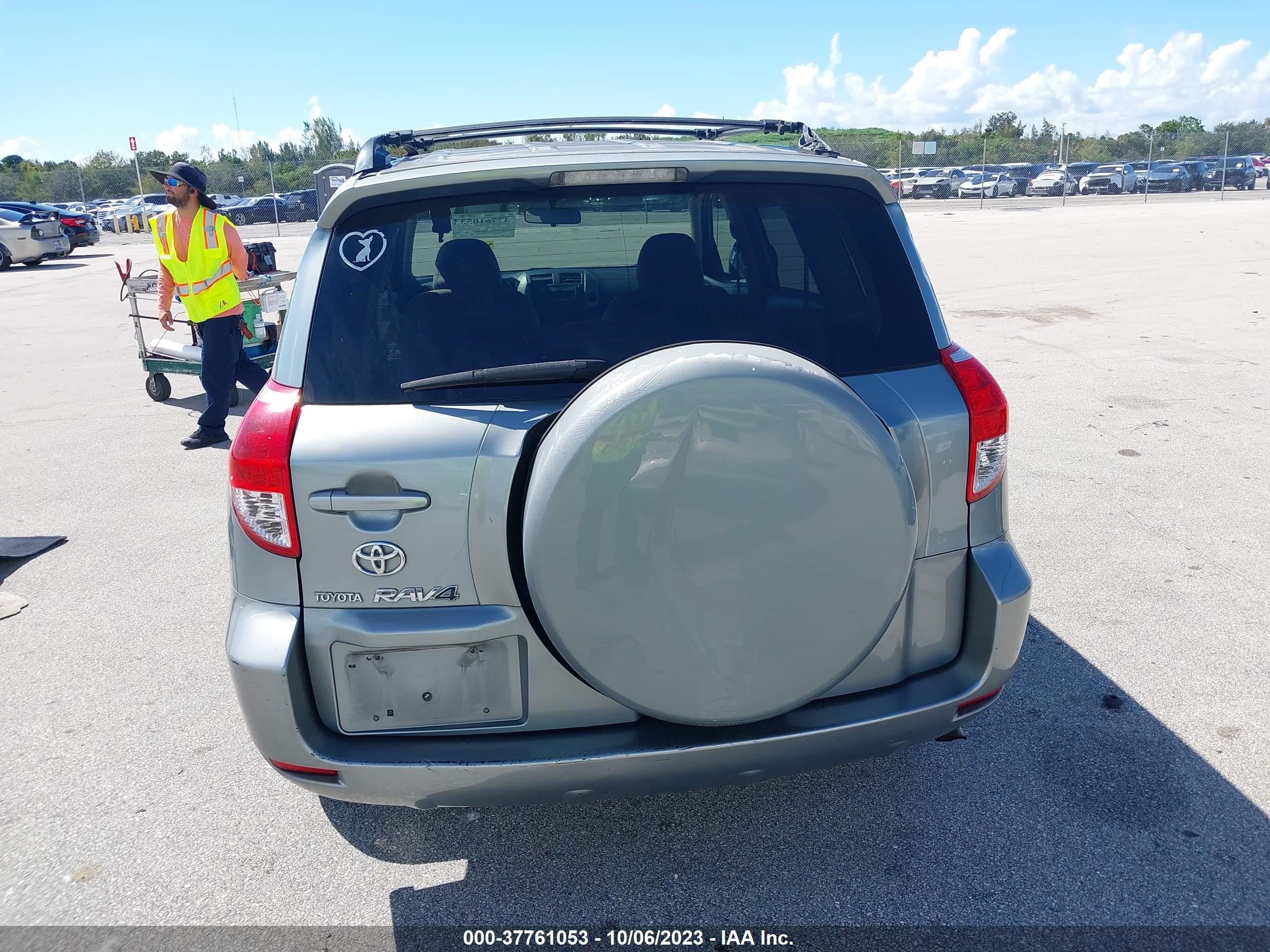 Photo 14 VIN: JTMZD33V466008158 - TOYOTA RAV 4 