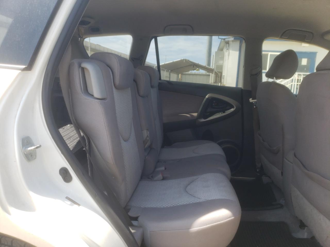 Photo 9 VIN: JTMZD33V485094239 - TOYOTA RAV 4 