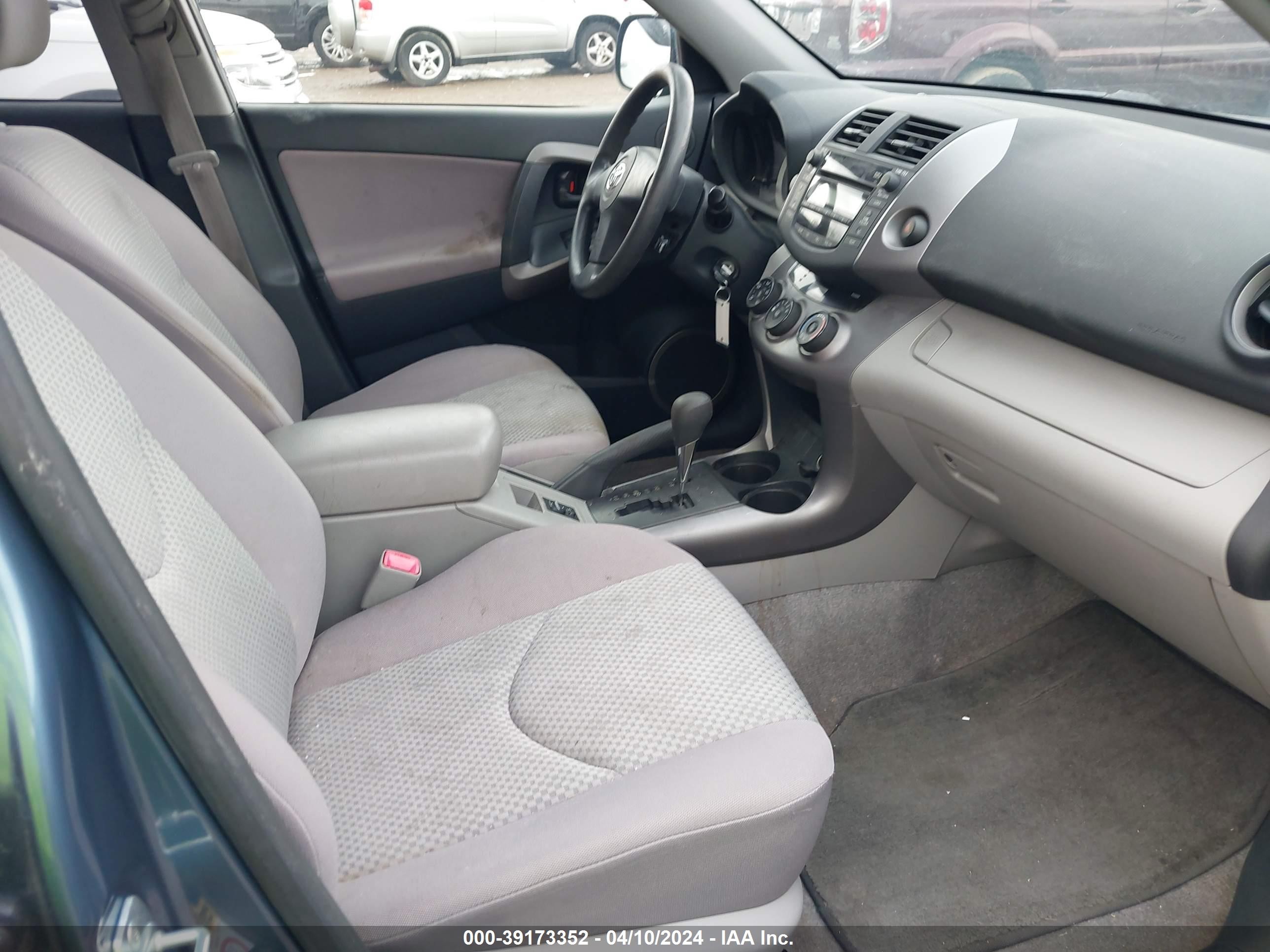 Photo 4 VIN: JTMZD33V686058658 - TOYOTA RAV 4 