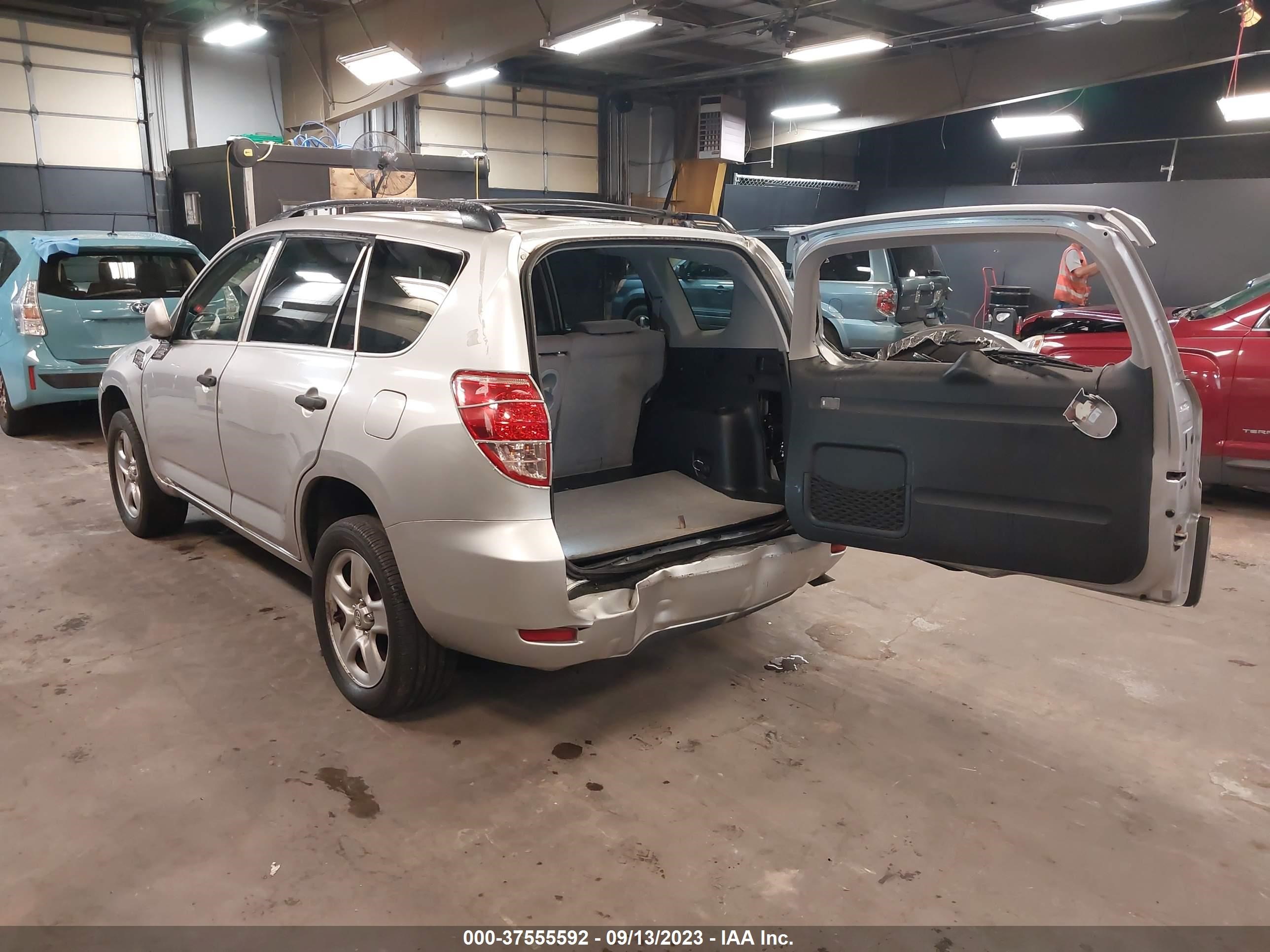 Photo 2 VIN: JTMZD33V875060092 - TOYOTA RAV 4 