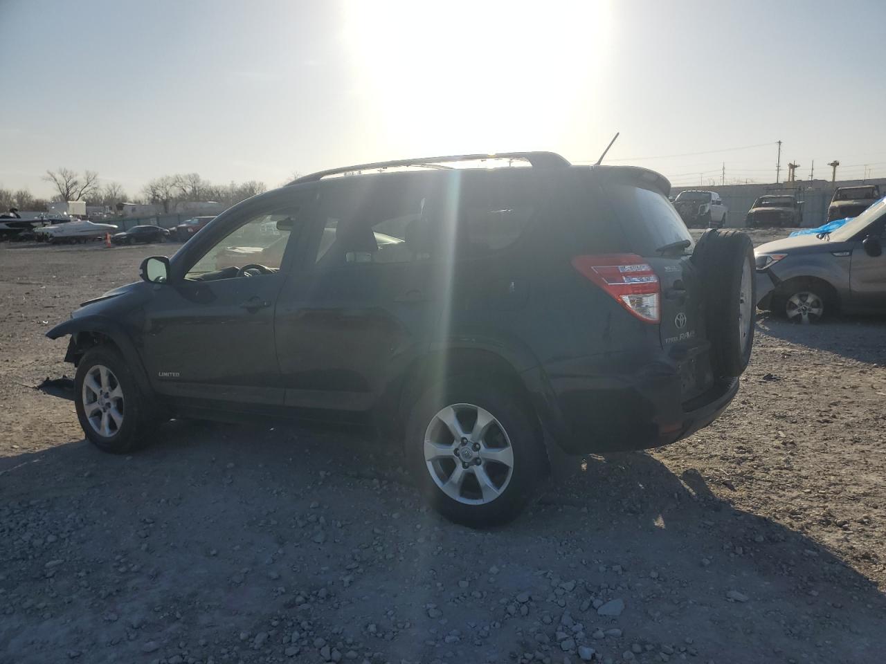 Photo 1 VIN: JTMZF31V895006646 - TOYOTA RAV 4 