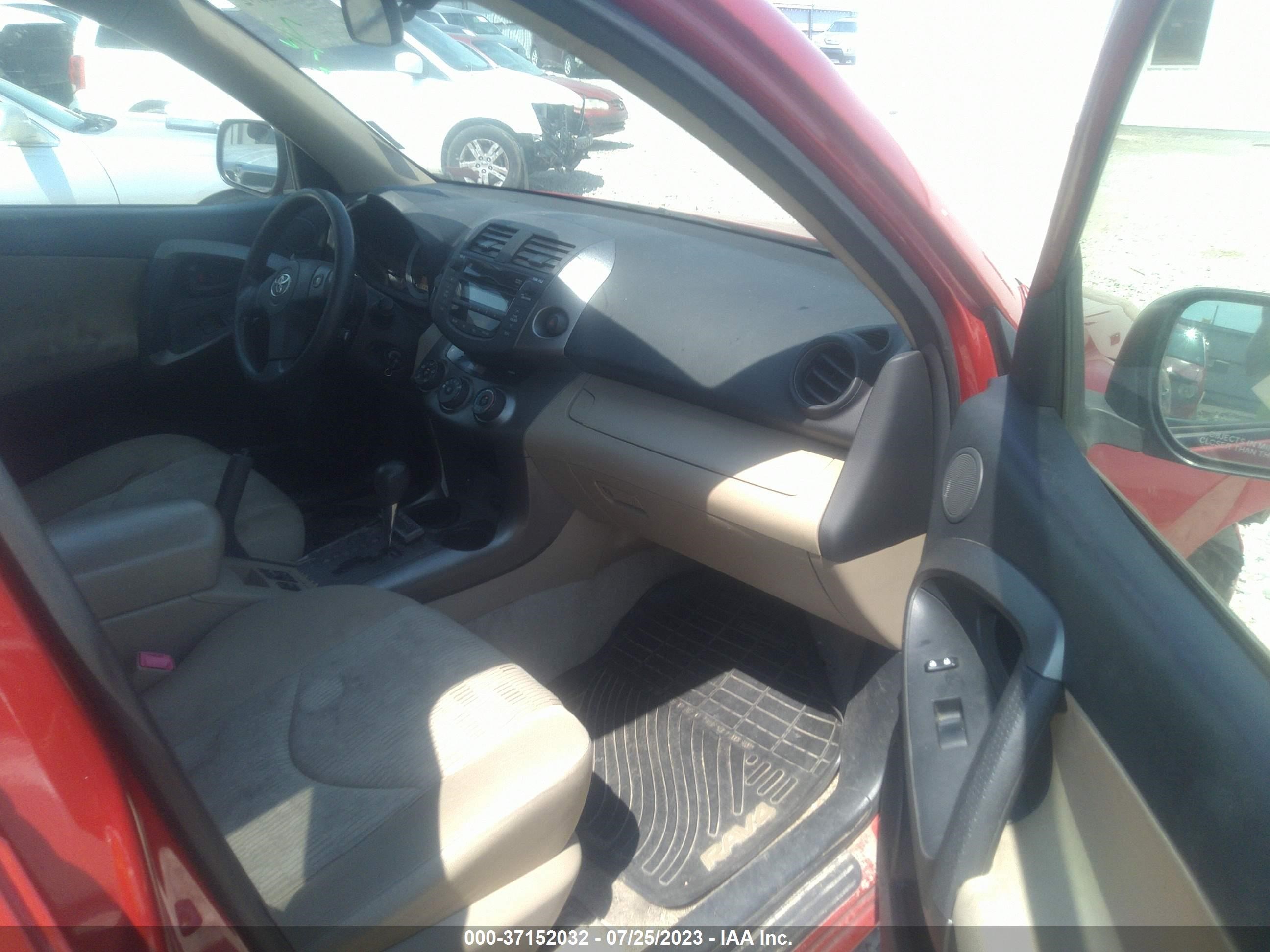 Photo 4 VIN: JTMZF33V695011907 - TOYOTA RAV 4 