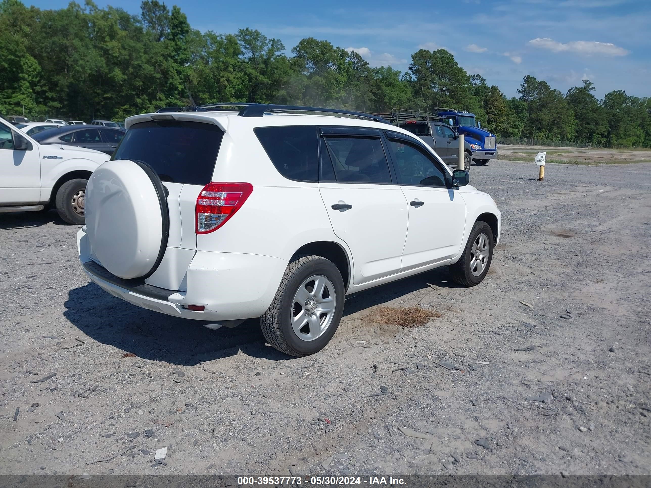 Photo 3 VIN: JTMZF33V89D006701 - TOYOTA RAV 4 