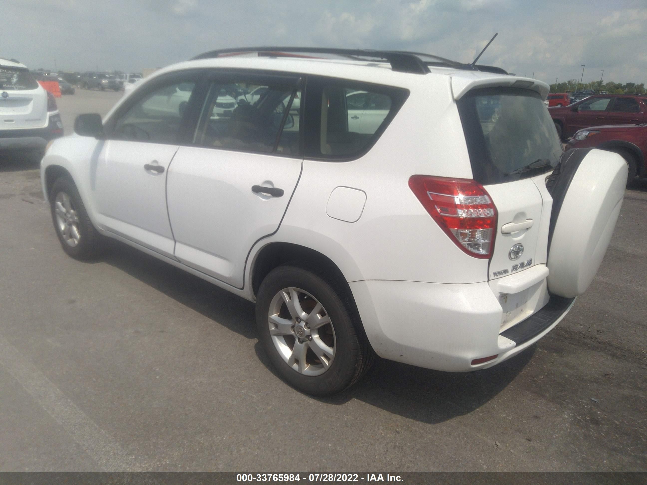 Photo 2 VIN: JTMZF33V99D001829 - TOYOTA RAV 4 