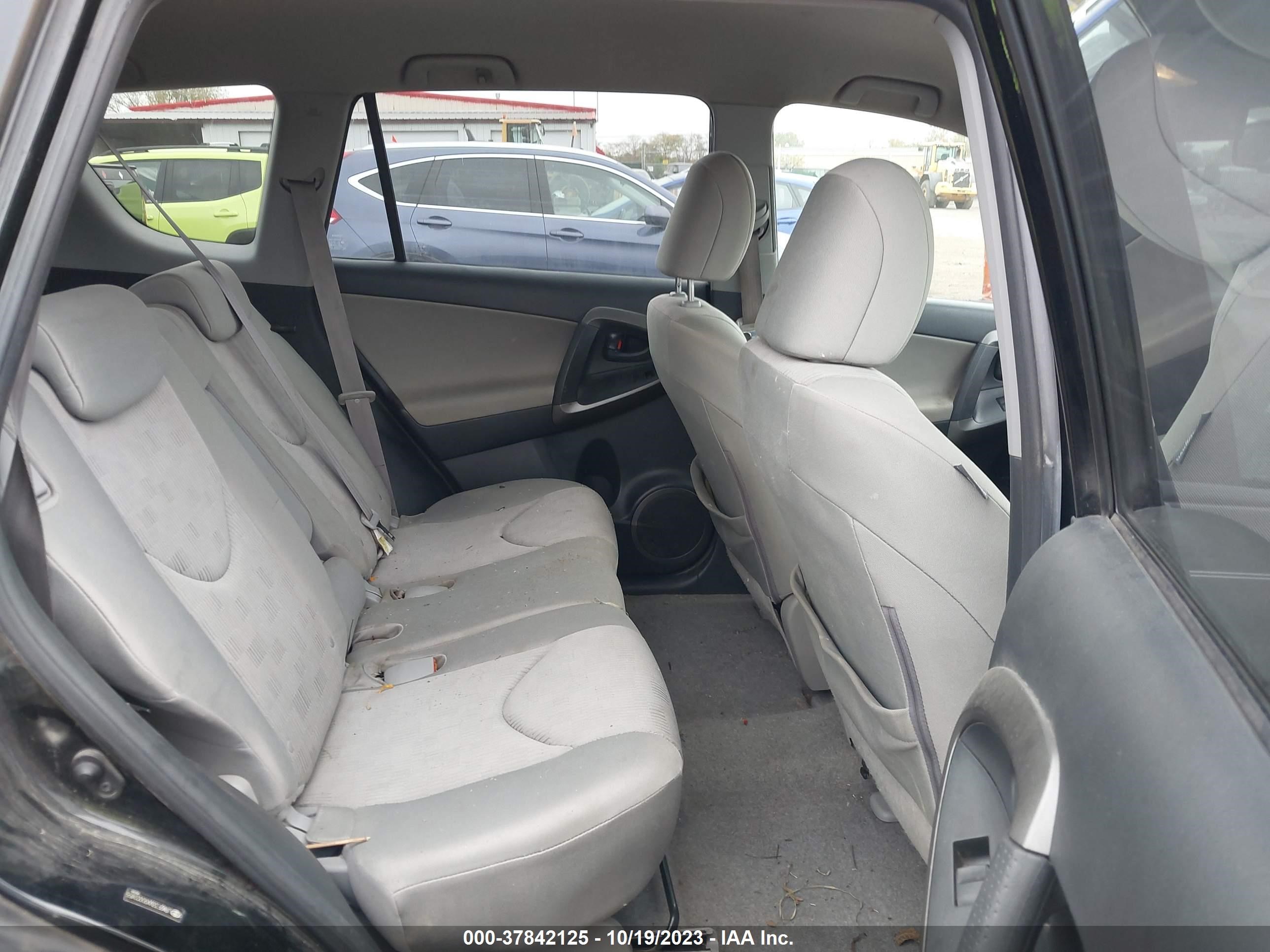 Photo 7 VIN: JTMZF33VX9D002455 - TOYOTA RAV 4 