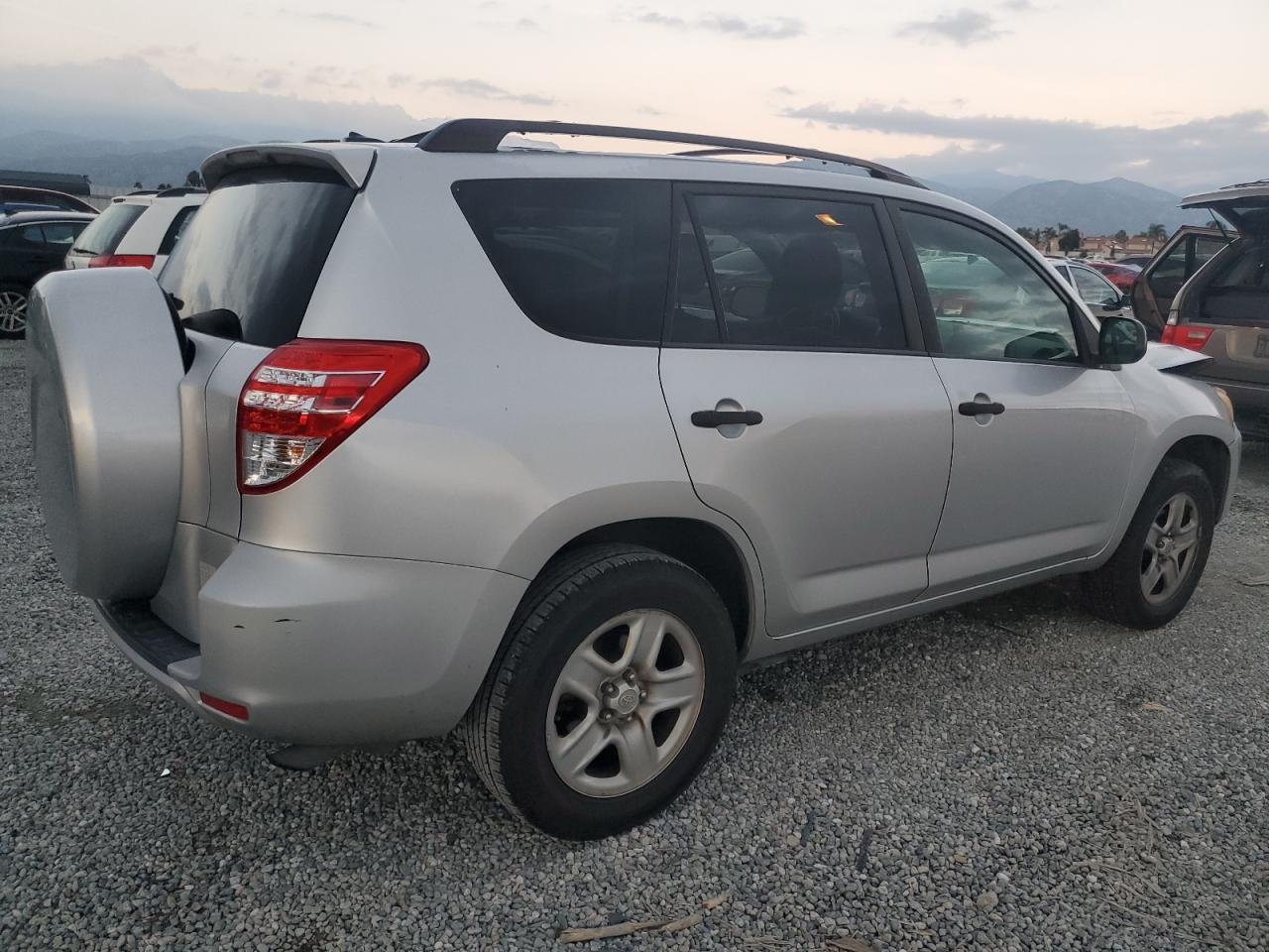 Photo 2 VIN: JTMZF35V295008743 - TOYOTA RAV 4 