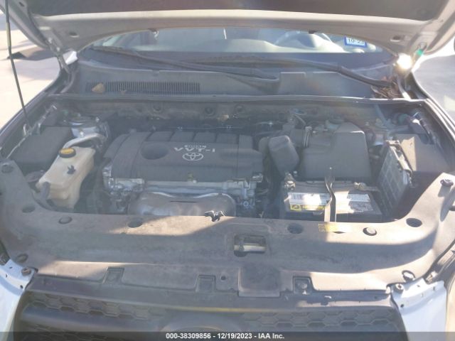 Photo 9 VIN: JTMZF4DV0AD024196 - TOYOTA RAV4 