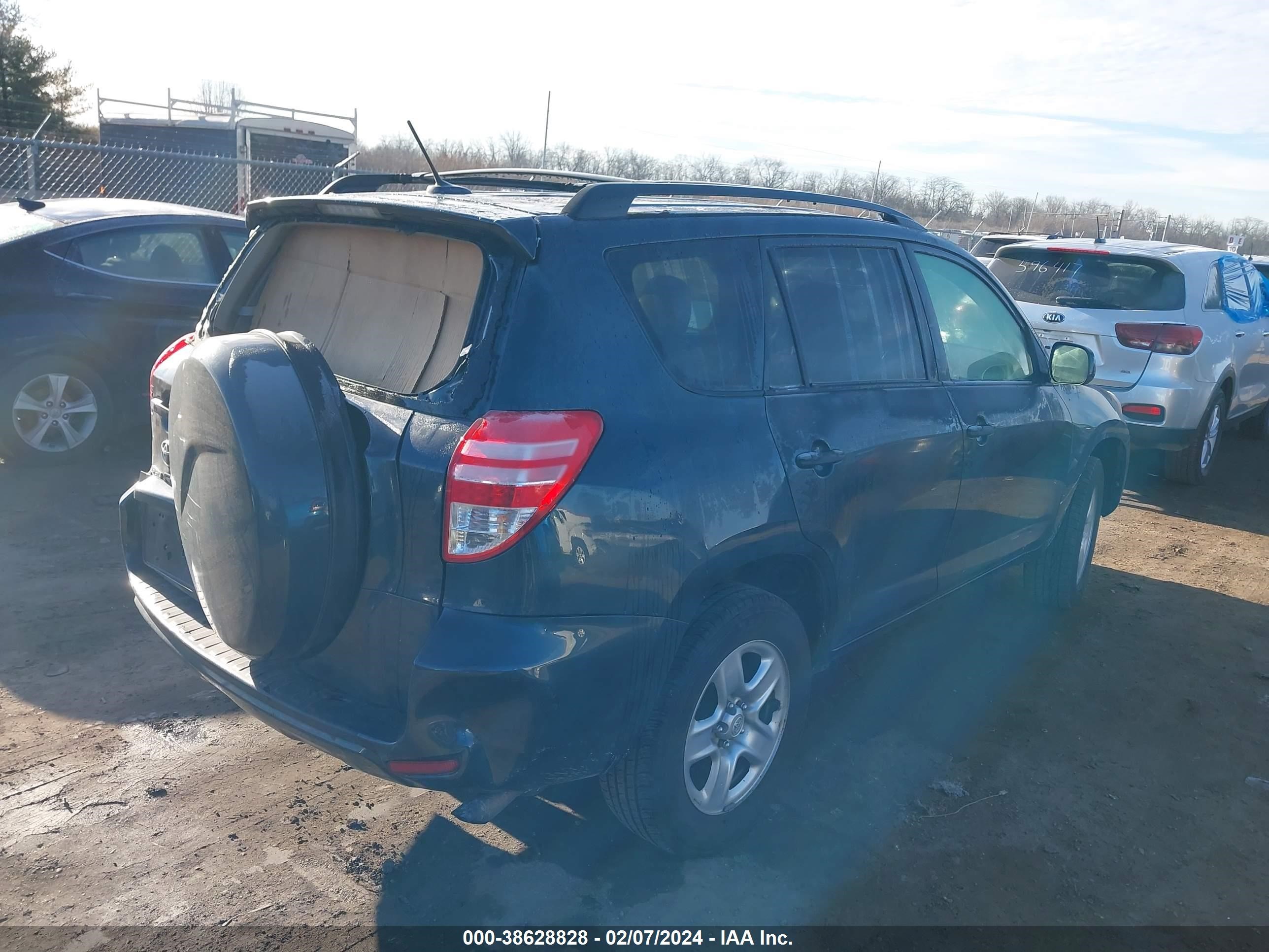 Photo 3 VIN: JTMZF4DV1A5025061 - TOYOTA RAV 4 