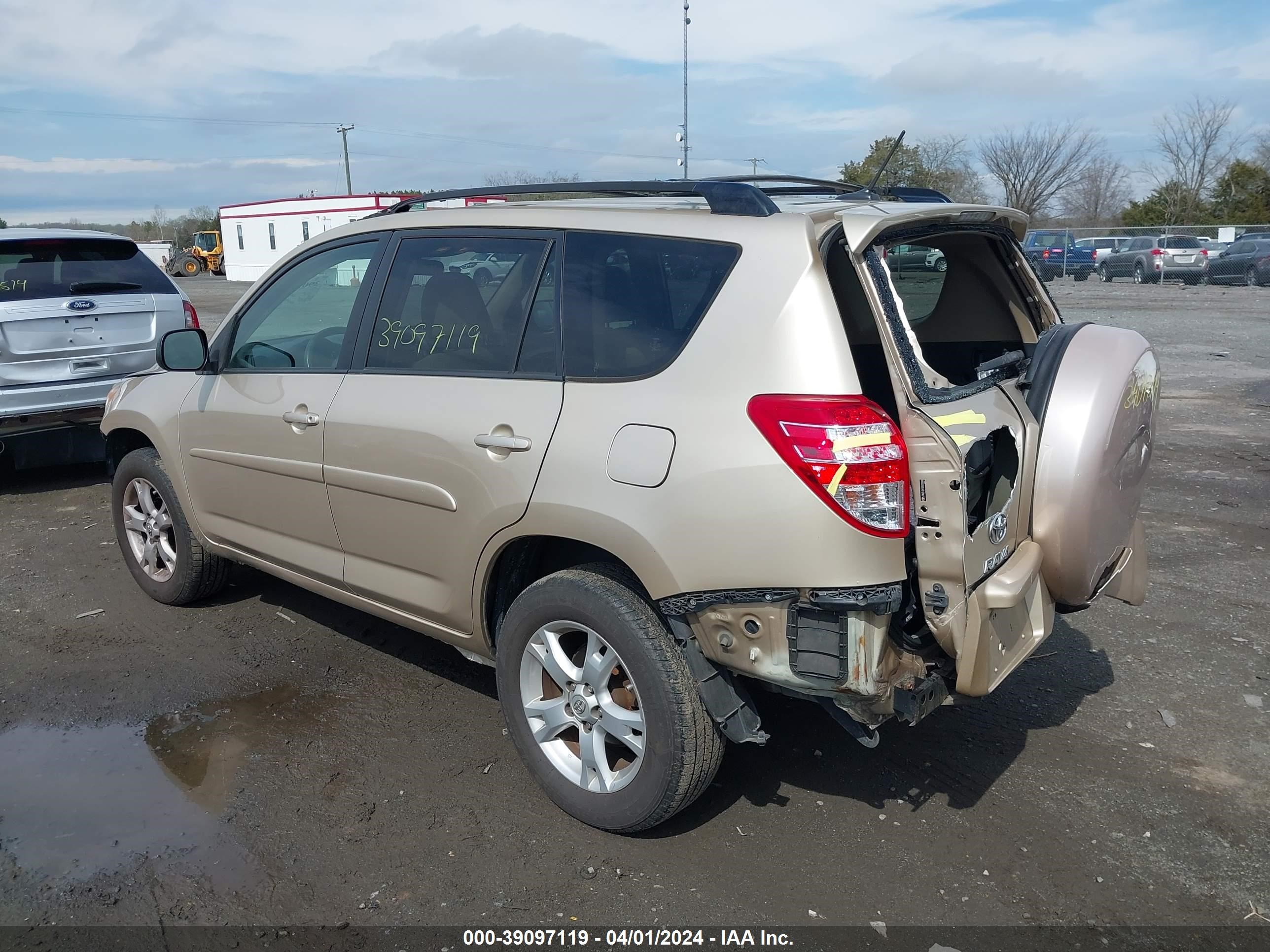 Photo 2 VIN: JTMZF4DV1B5033890 - TOYOTA RAV 4 