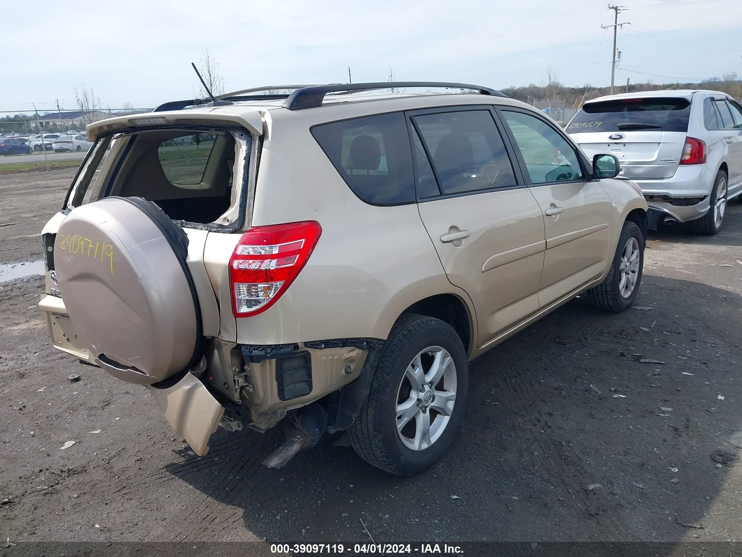 Photo 3 VIN: JTMZF4DV1B5033890 - TOYOTA RAV 4 