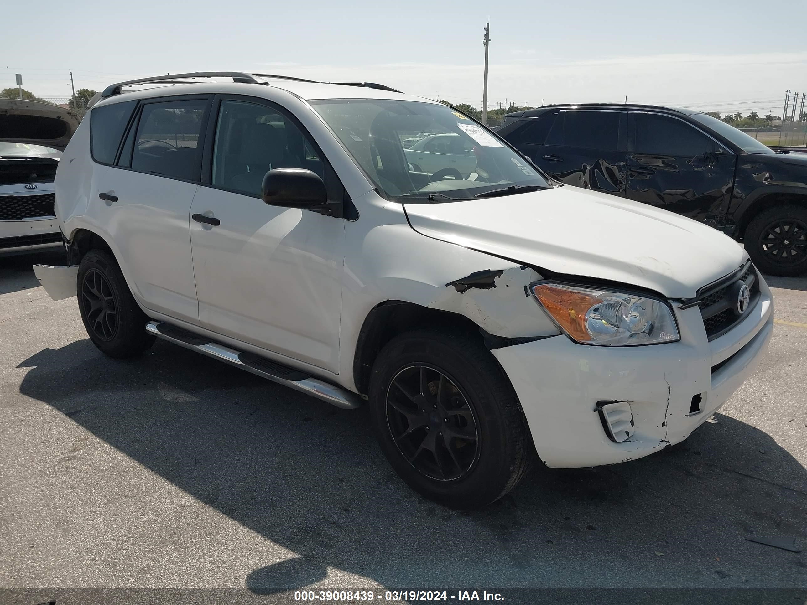 Photo 0 VIN: JTMZF4DV2AD026841 - TOYOTA RAV 4 