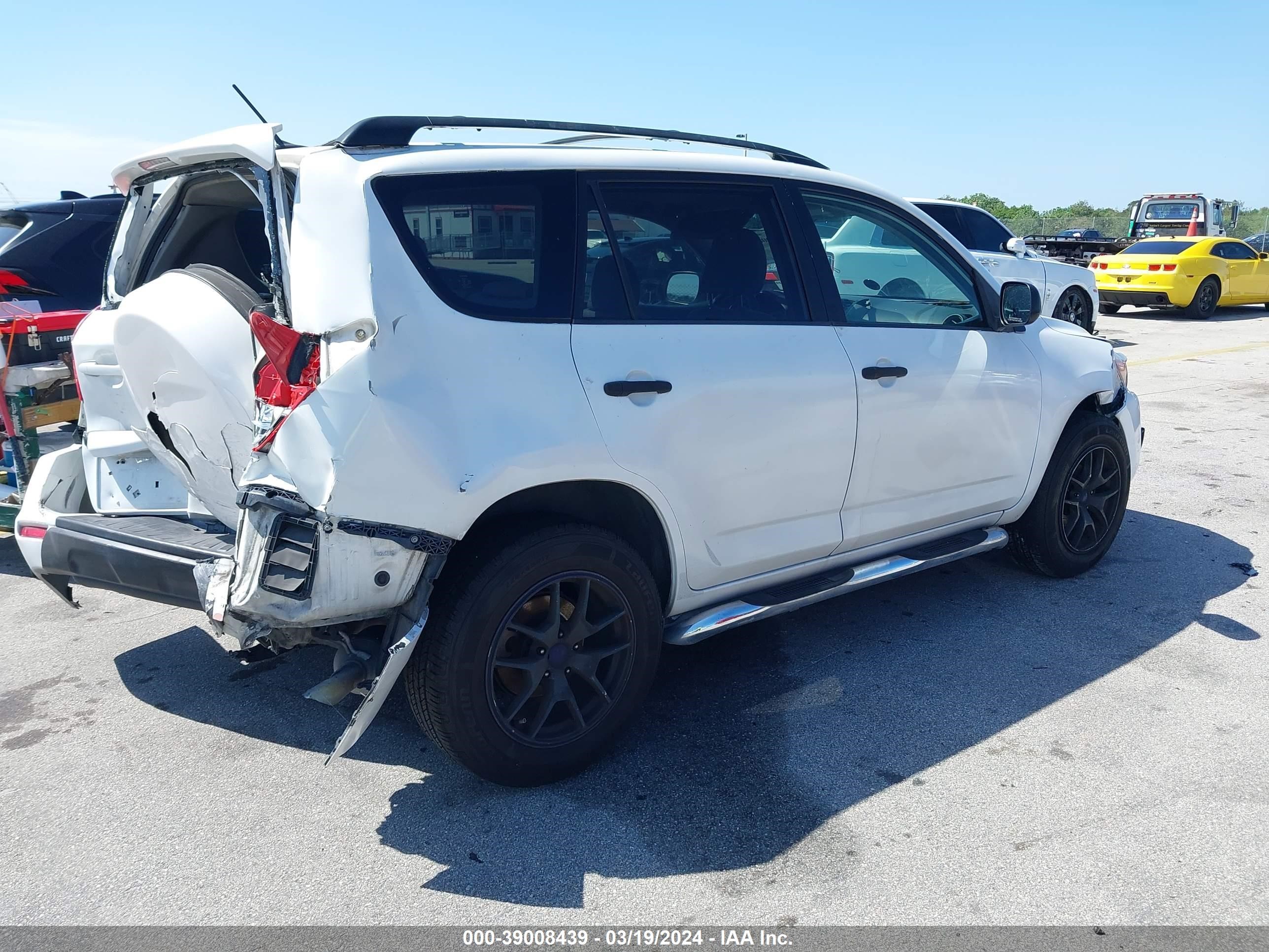 Photo 3 VIN: JTMZF4DV2AD026841 - TOYOTA RAV 4 