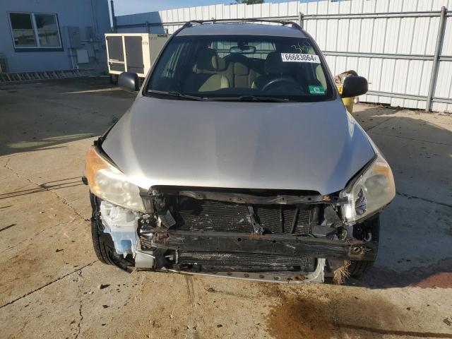 Photo 4 VIN: JTMZF4DV3AD029375 - TOYOTA RAV4 