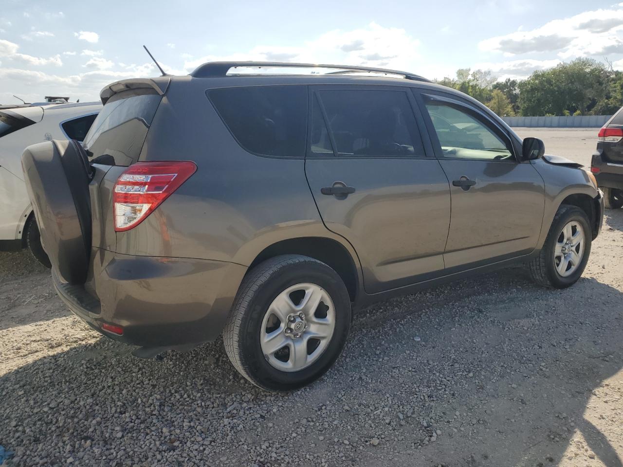 Photo 2 VIN: JTMZF4DV8A5020231 - TOYOTA RAV 4 