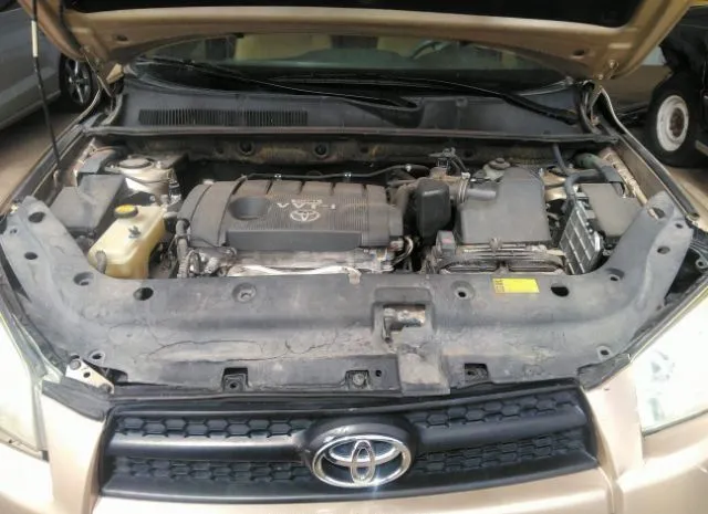 Photo 9 VIN: JTMZF4DV9AD027520 - TOYOTA RAV4 