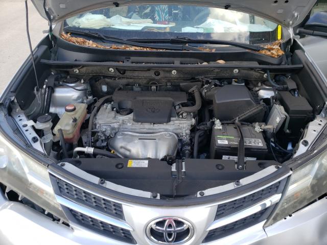 Photo 6 VIN: JTMZFREV0FJ046512 - TOYOTA RAV4 LE 