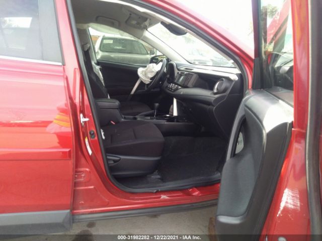 Photo 4 VIN: JTMZFREV0HJ130493 - TOYOTA RAV4 