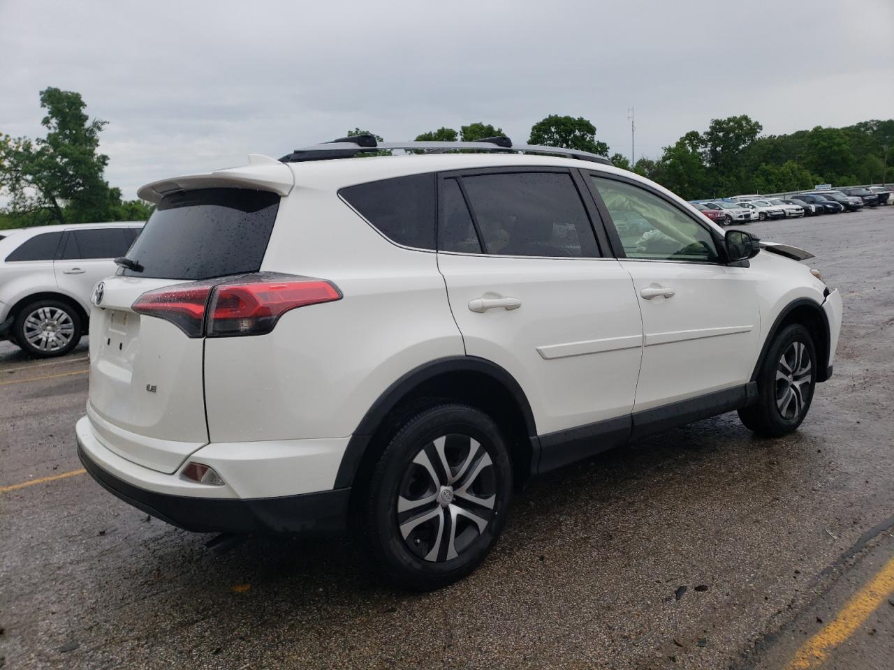 Photo 2 VIN: JTMZFREV0HJ711797 - TOYOTA RAV 4 