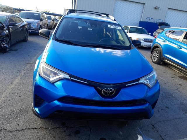 Photo 4 VIN: JTMZFREV0JJ735538 - TOYOTA RAV4 LE 