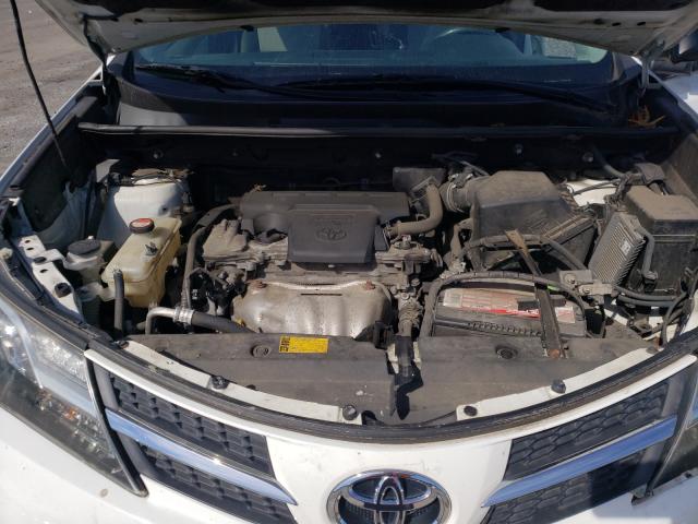 Photo 6 VIN: JTMZFREV1FJ027869 - TOYOTA RAV4 LE 