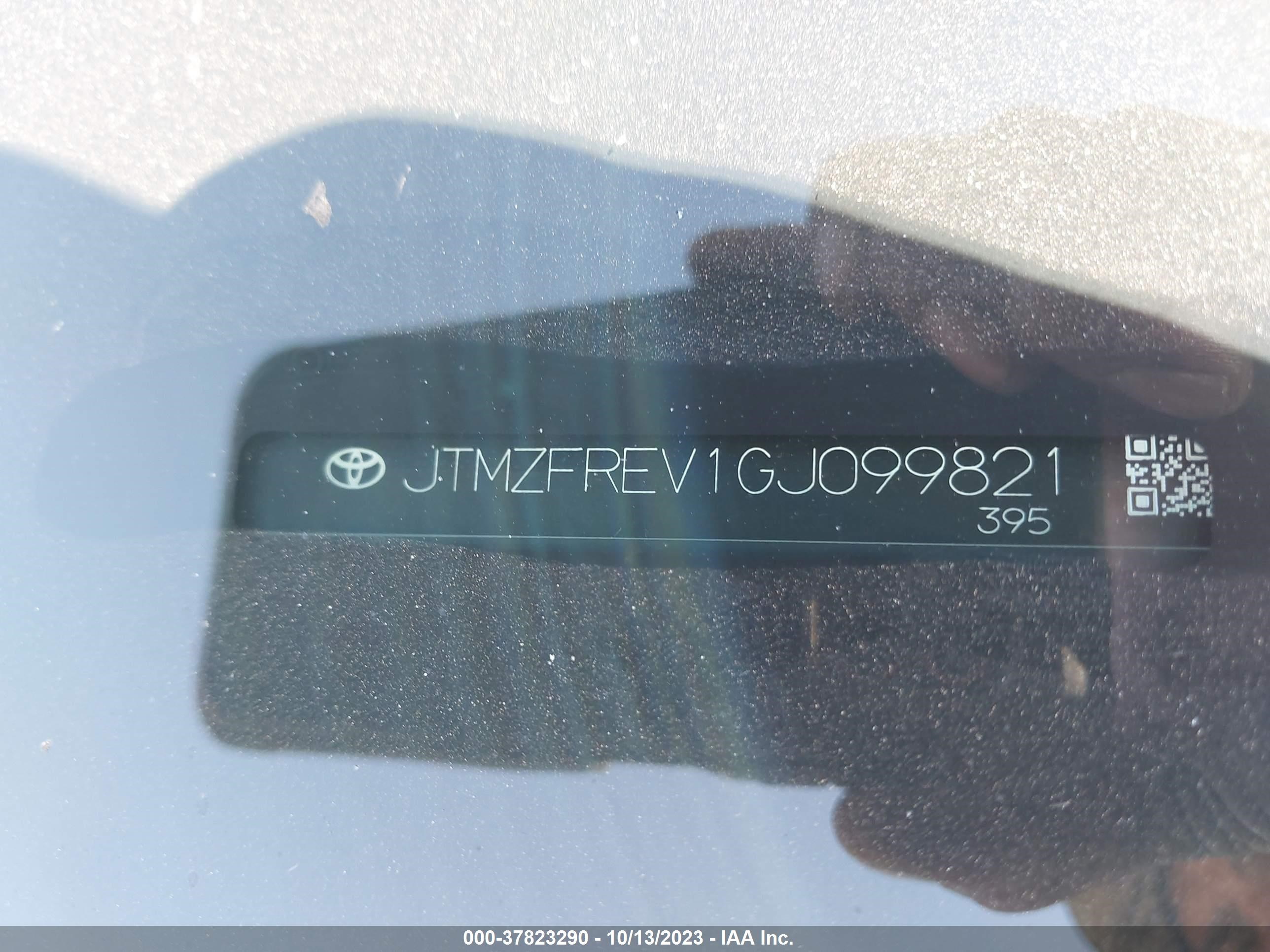 Photo 8 VIN: JTMZFREV1GJ099821 - TOYOTA RAV 4 