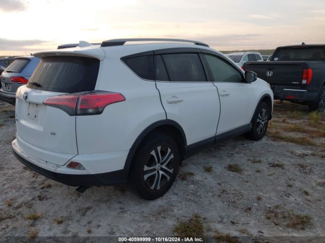 Photo 3 VIN: JTMZFREV1JJ163377 - TOYOTA RAV4 