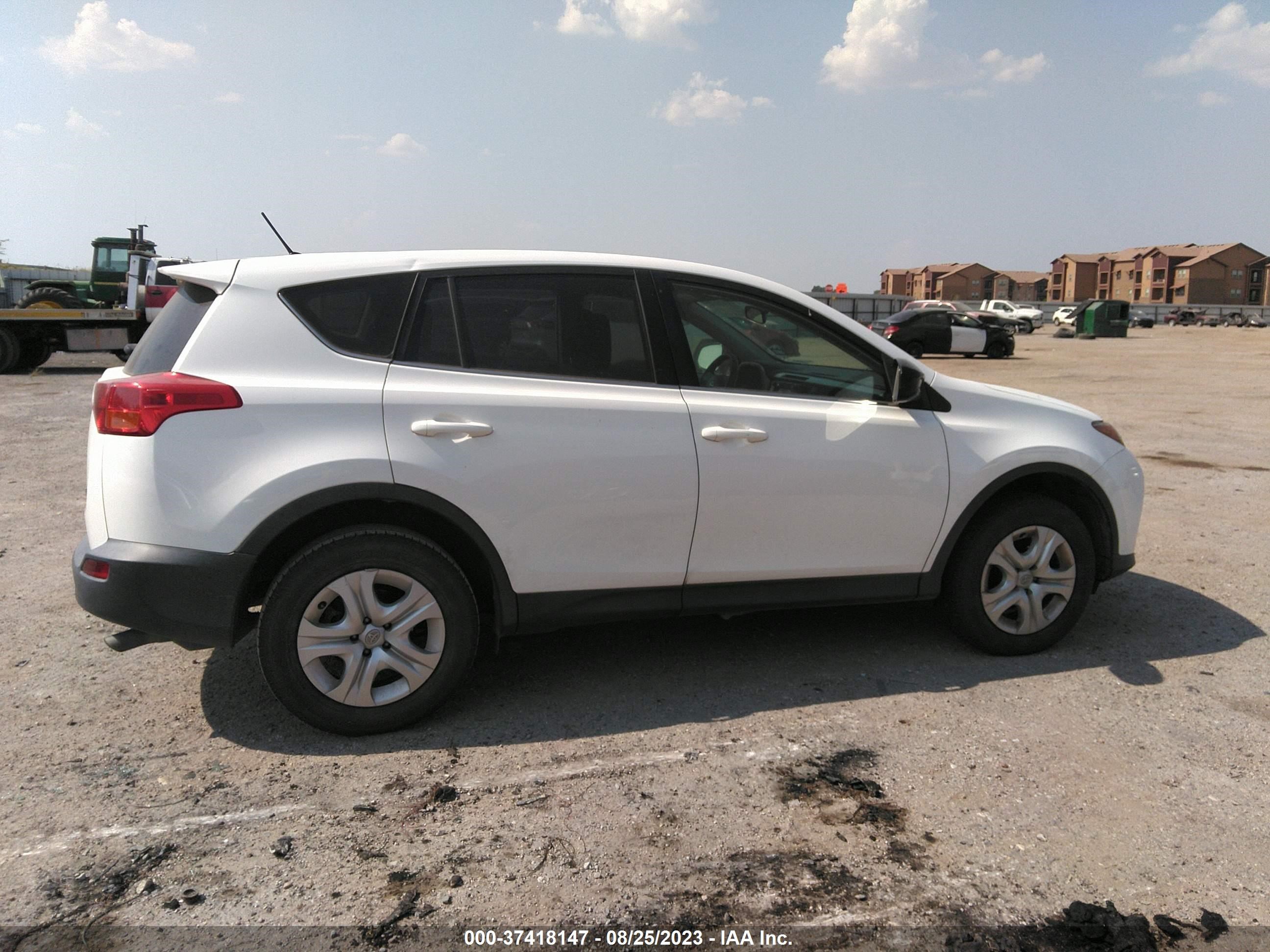 Photo 12 VIN: JTMZFREV2FJ035091 - TOYOTA RAV 4 