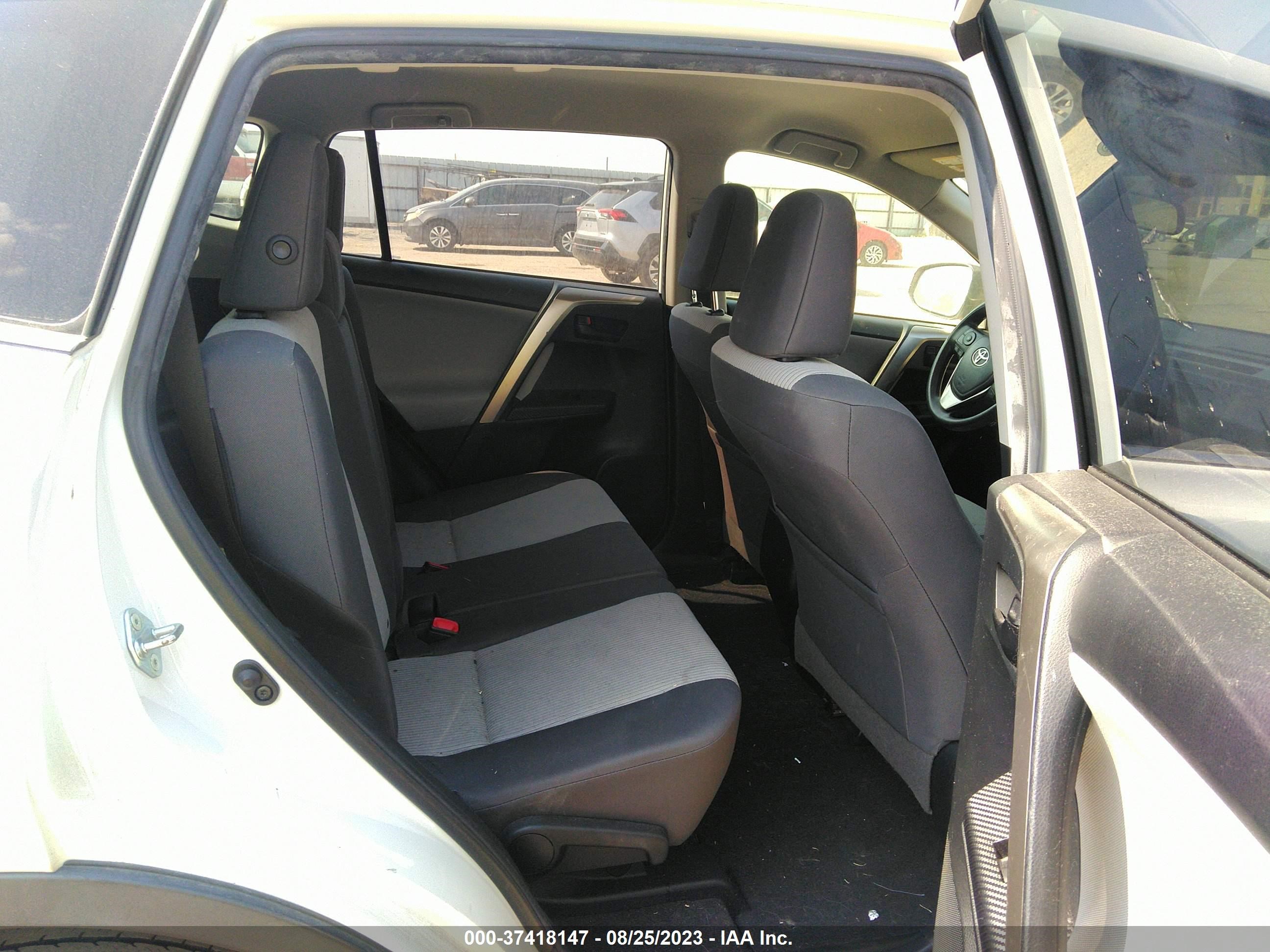 Photo 7 VIN: JTMZFREV2FJ035091 - TOYOTA RAV 4 