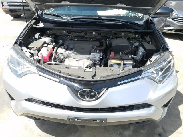 Photo 6 VIN: JTMZFREV2JJ212635 - TOYOTA RAV4 LE 