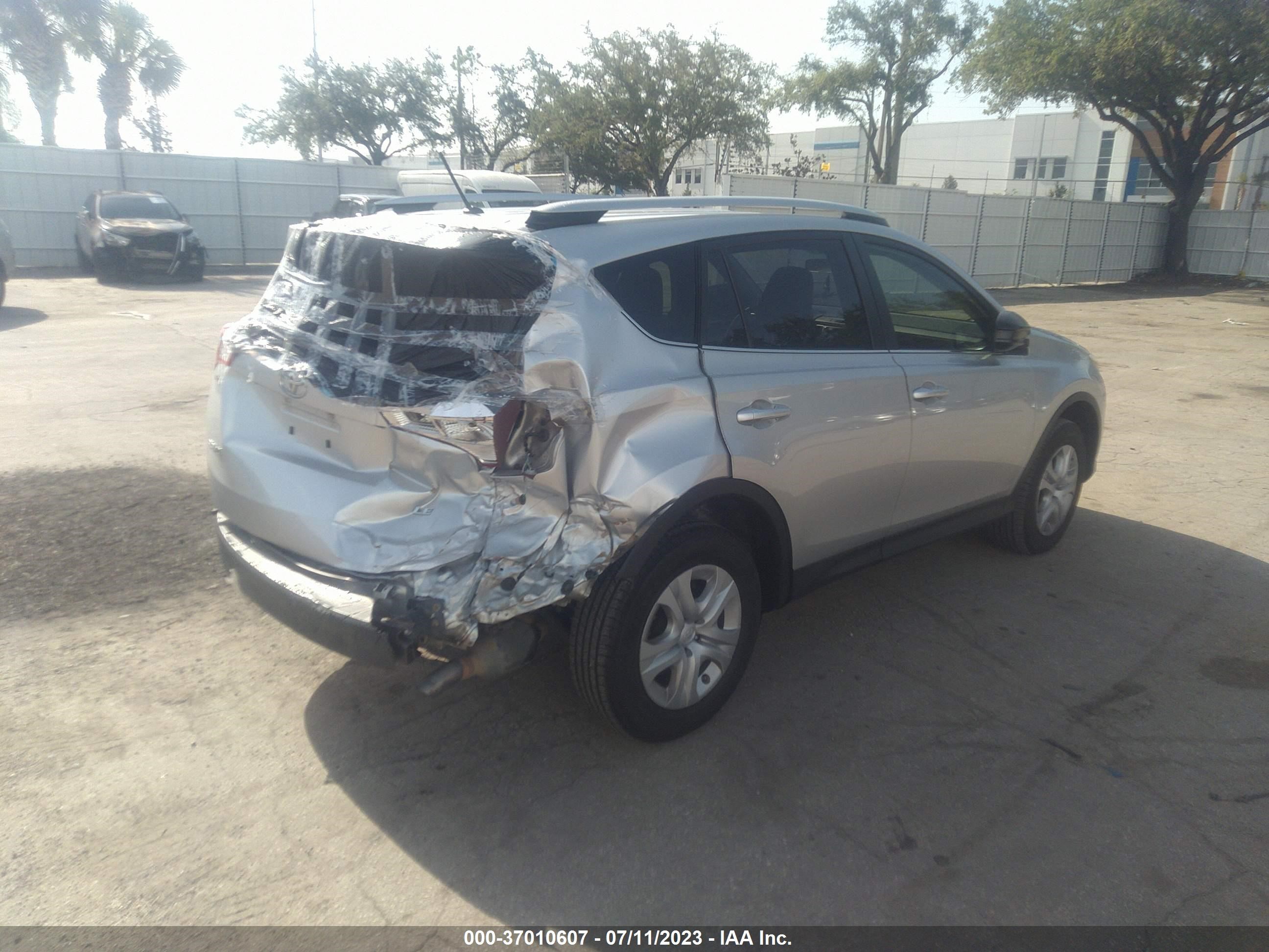 Photo 3 VIN: JTMZFREV3D5017544 - TOYOTA RAV 4 