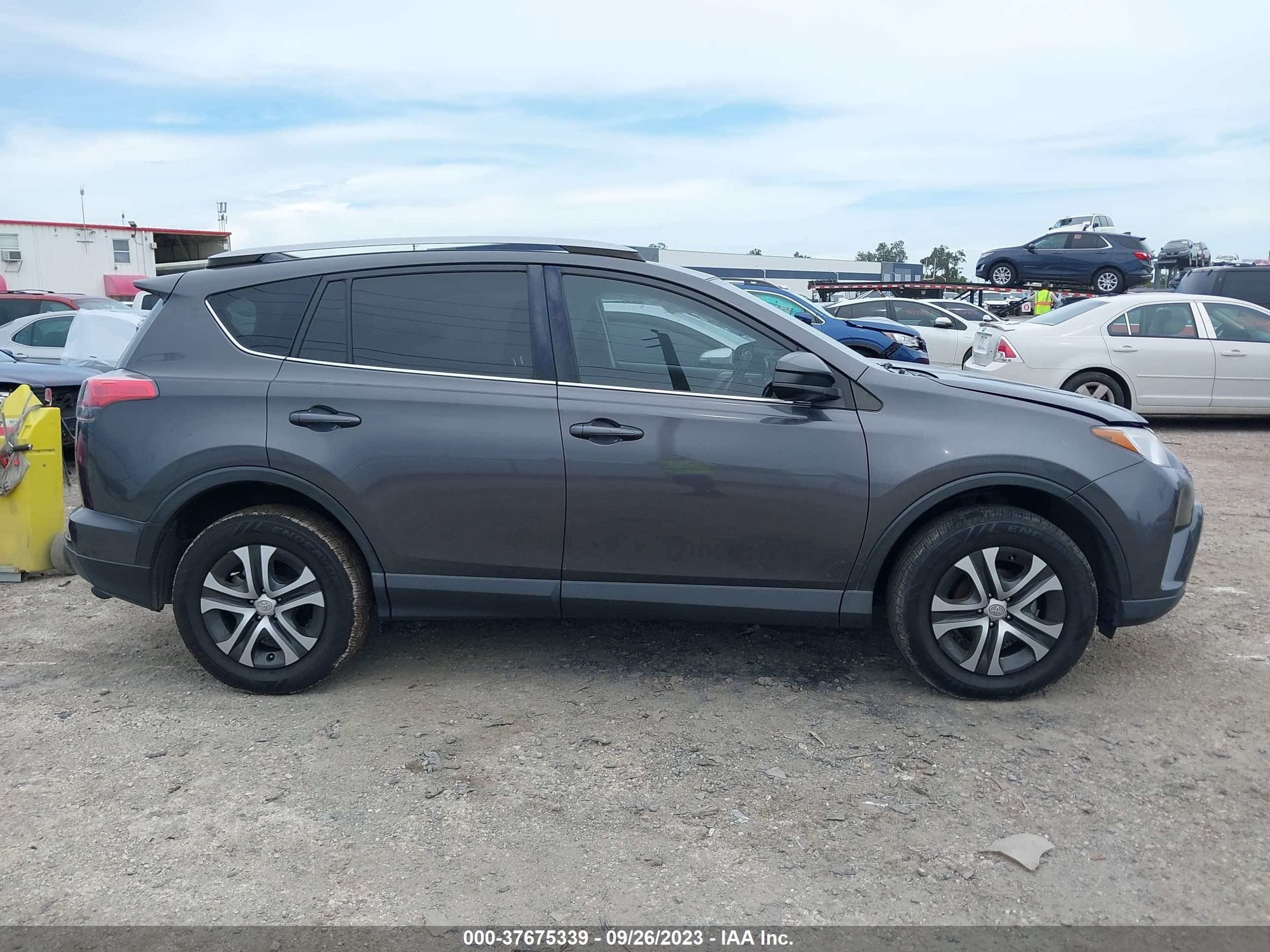 Photo 12 VIN: JTMZFREV3HJ702348 - TOYOTA RAV 4 