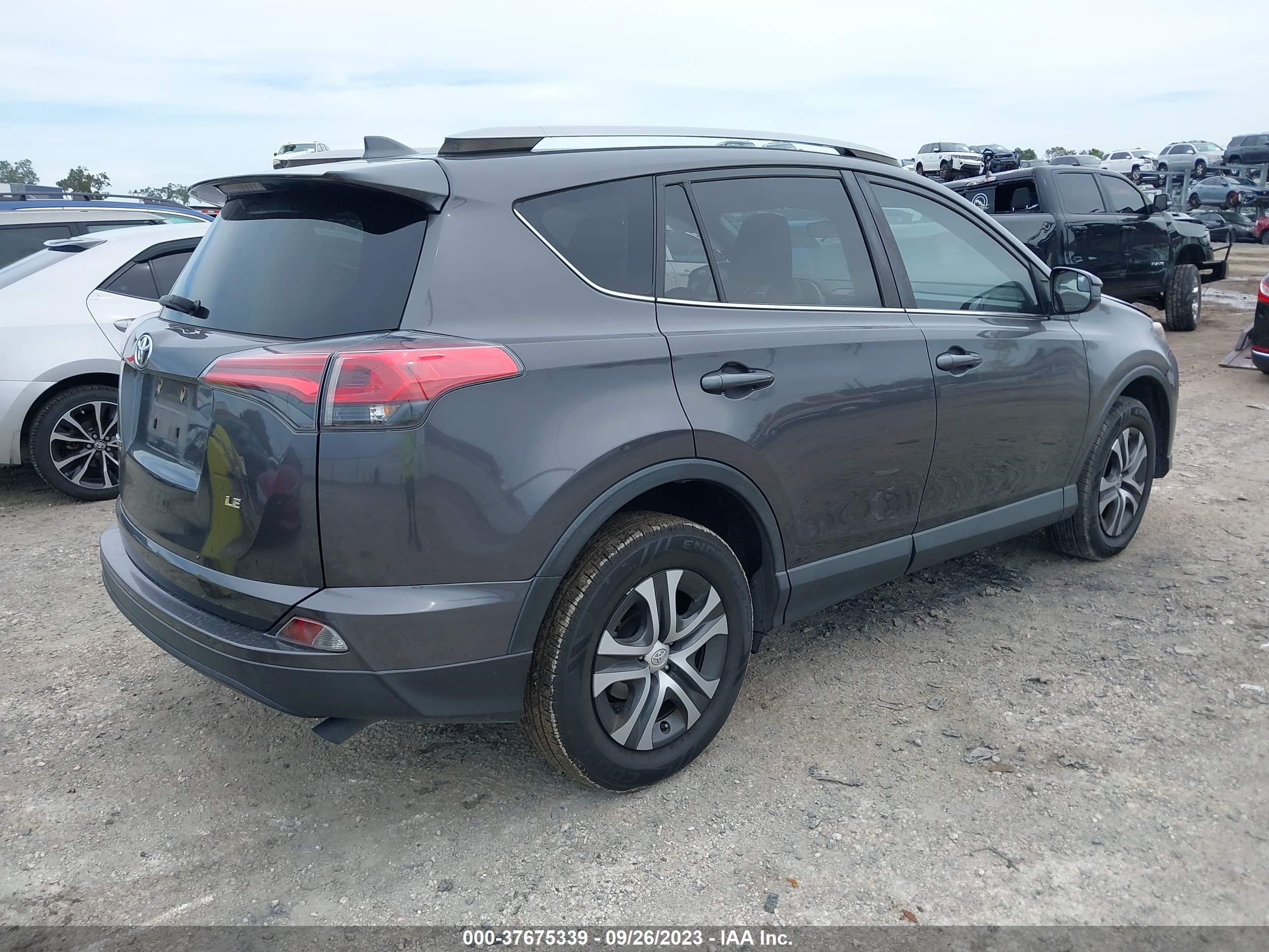 Photo 3 VIN: JTMZFREV3HJ702348 - TOYOTA RAV 4 