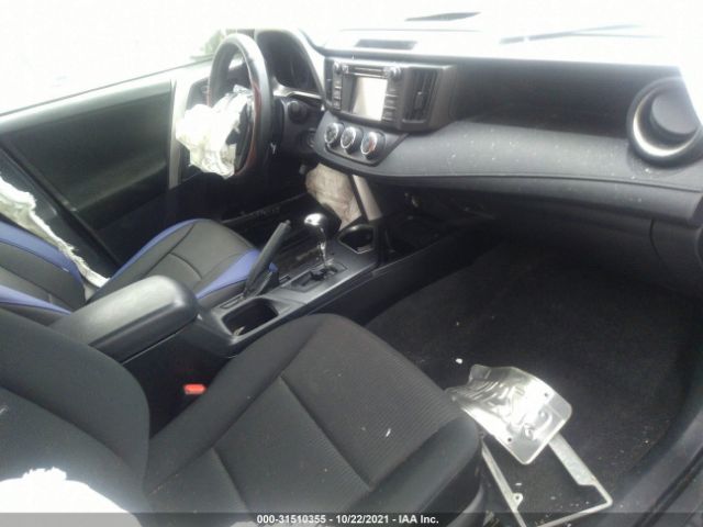 Photo 4 VIN: JTMZFREV3HJ706934 - TOYOTA RAV4 