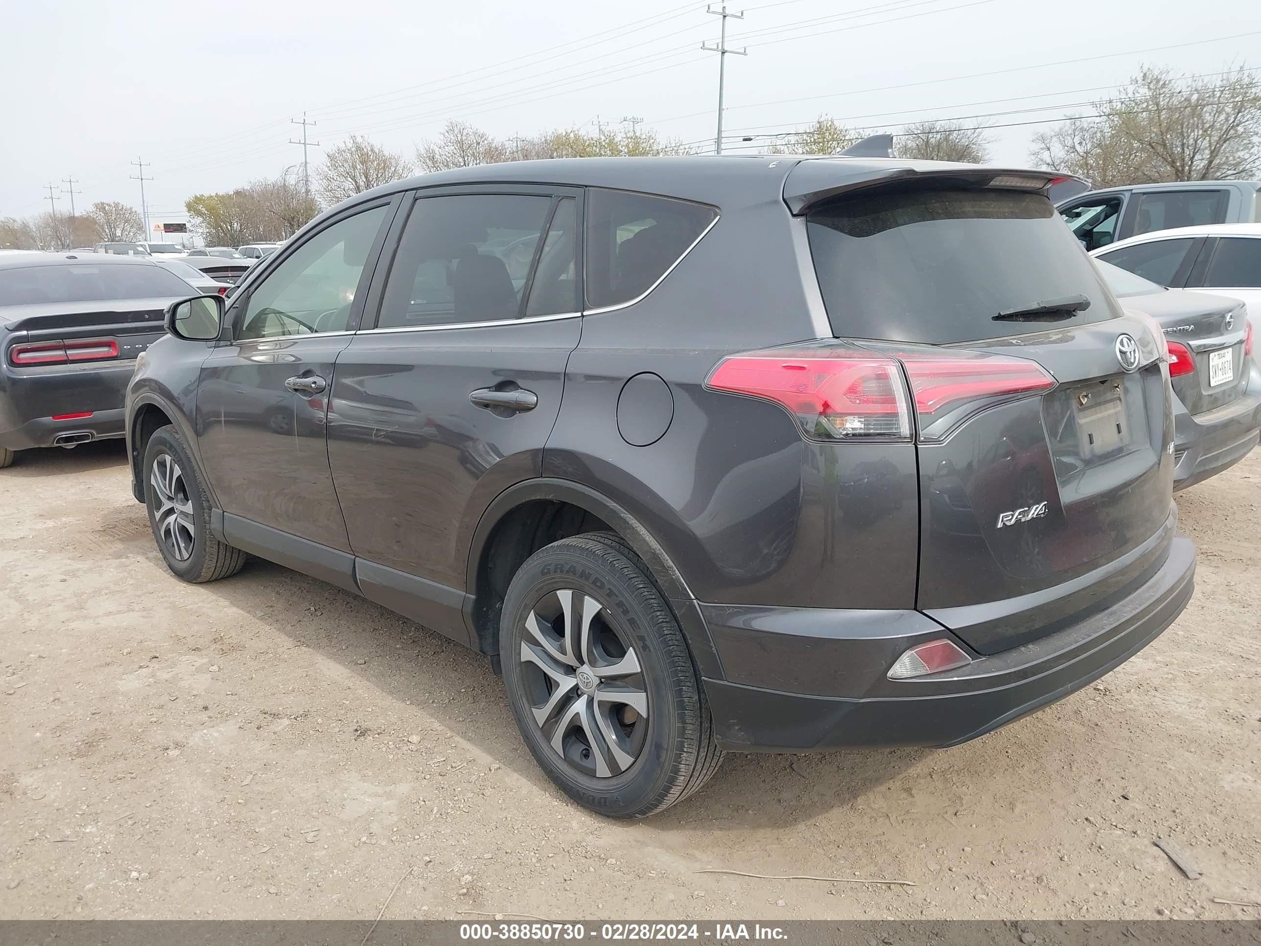 Photo 2 VIN: JTMZFREV3JJ187308 - TOYOTA RAV 4 