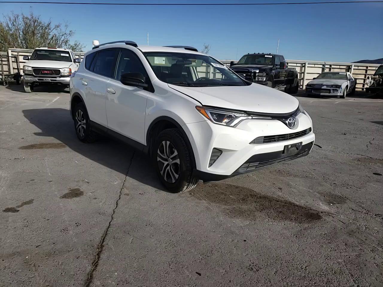 Photo 10 VIN: JTMZFREV4GD085040 - TOYOTA RAV4 LE 