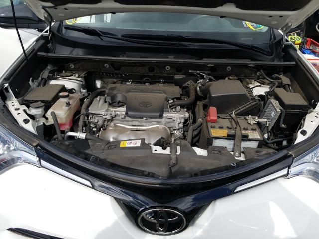 Photo 6 VIN: JTMZFREV4HJ707994 - TOYOTA RAV4 LE 