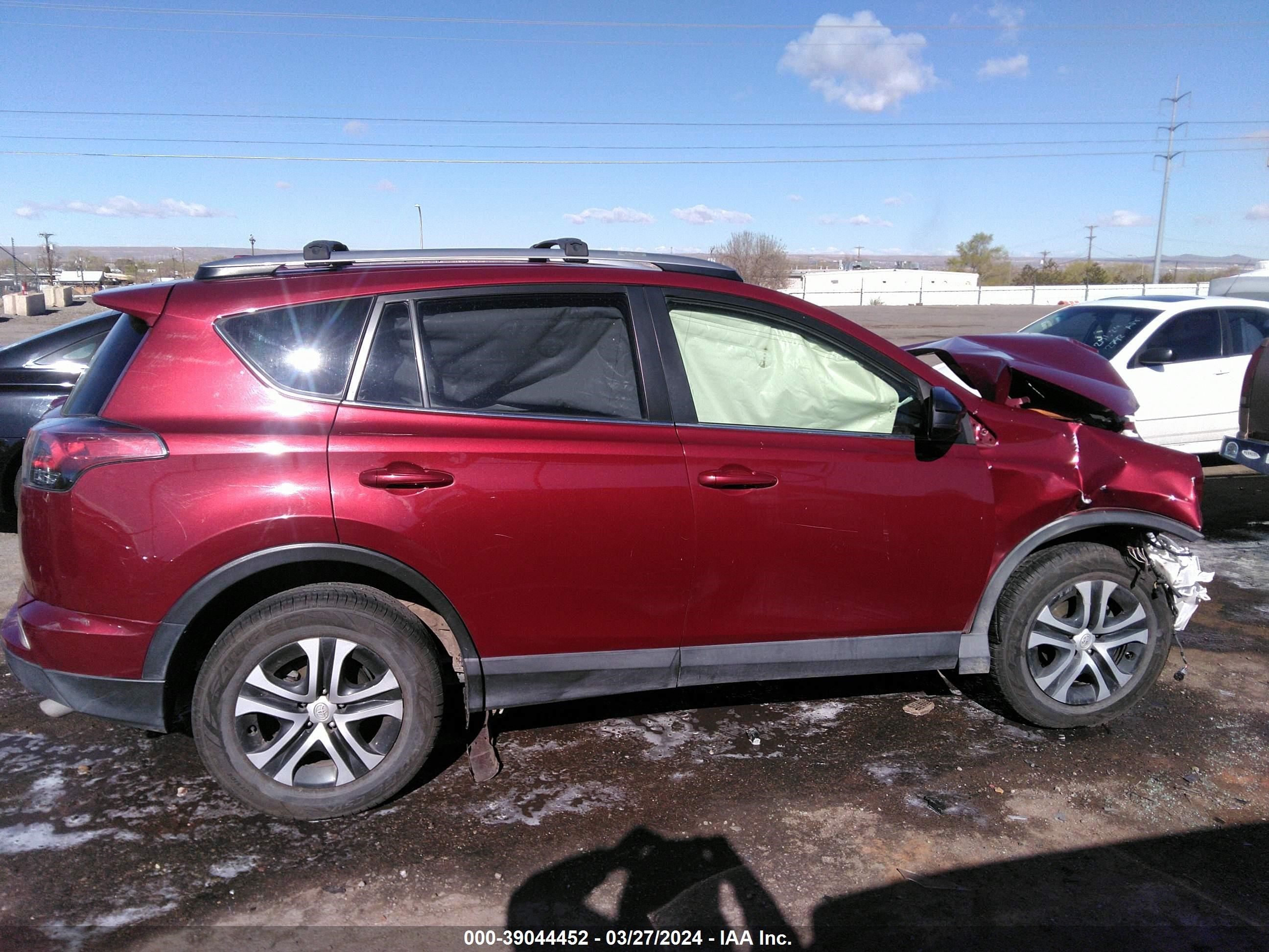 Photo 12 VIN: JTMZFREV4JD112101 - TOYOTA RAV 4 