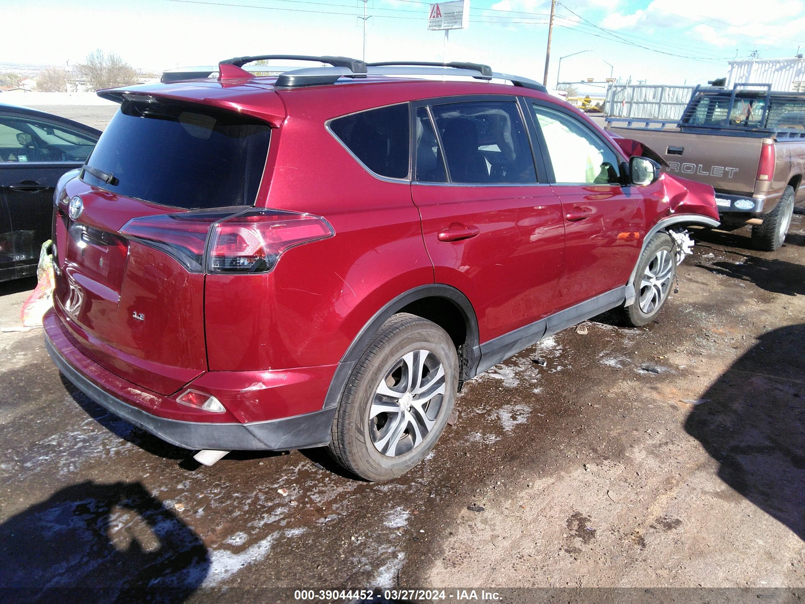 Photo 3 VIN: JTMZFREV4JD112101 - TOYOTA RAV 4 