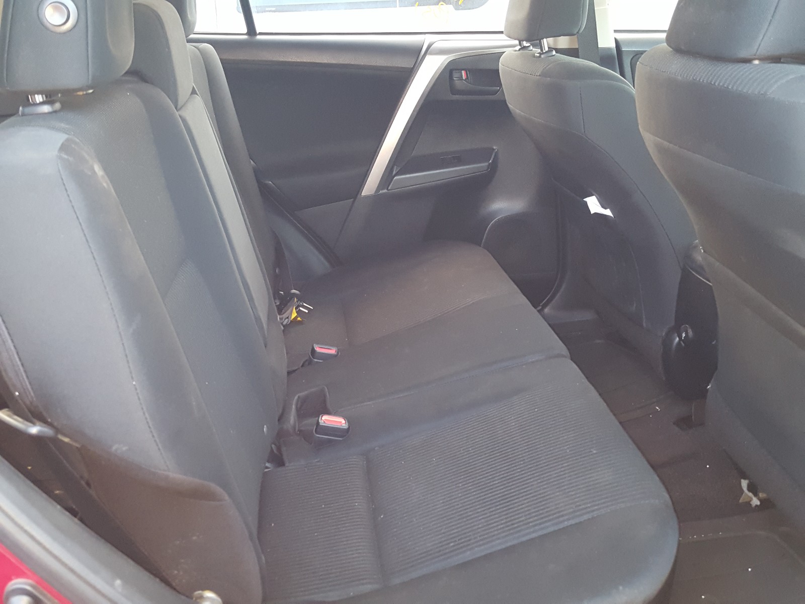 Photo 5 VIN: JTMZFREV4JD121252 - TOYOTA RAV4 LE 