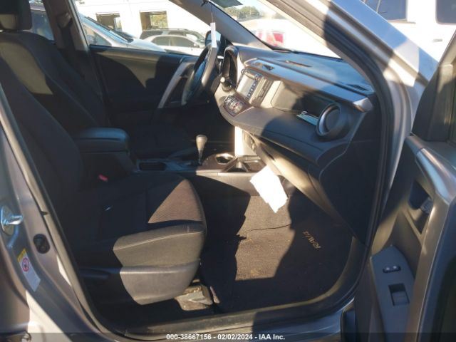 Photo 4 VIN: JTMZFREV4JJ173594 - TOYOTA RAV4 