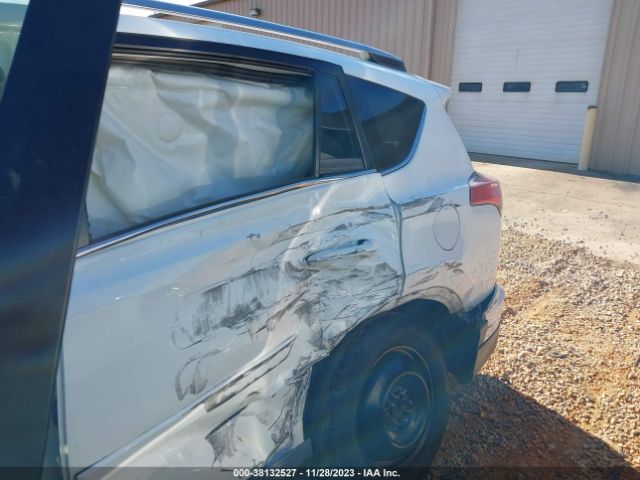 Photo 5 VIN: JTMZFREV4JJ744193 - TOYOTA RAV4 