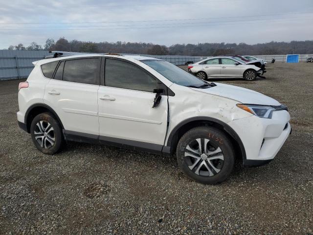 Photo 3 VIN: JTMZFREV4JJ745747 - TOYOTA RAV4 LE 