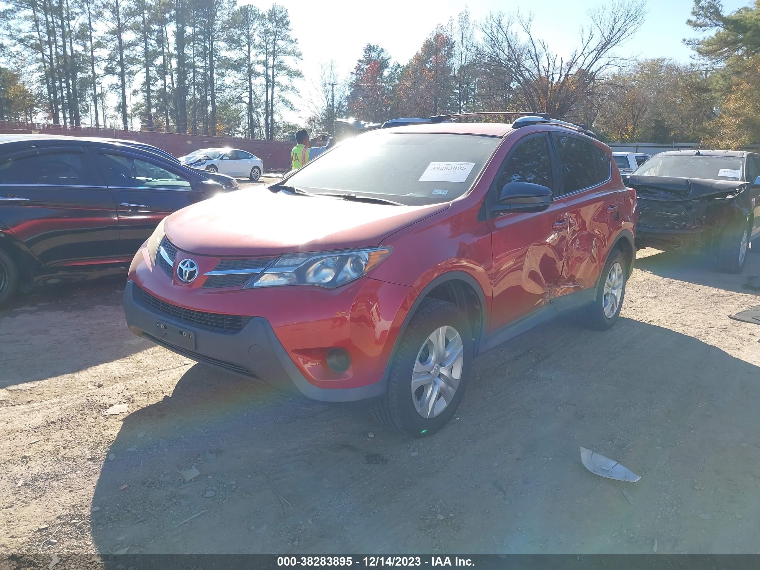 Photo 1 VIN: JTMZFREV5EJ000155 - TOYOTA RAV 4 