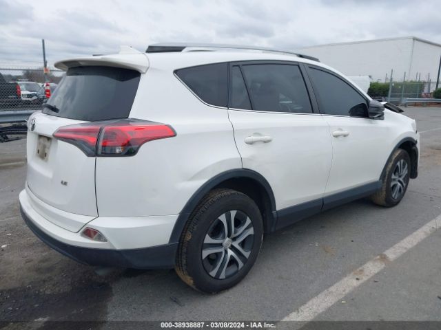 Photo 3 VIN: JTMZFREV5JJ155654 - TOYOTA RAV4 