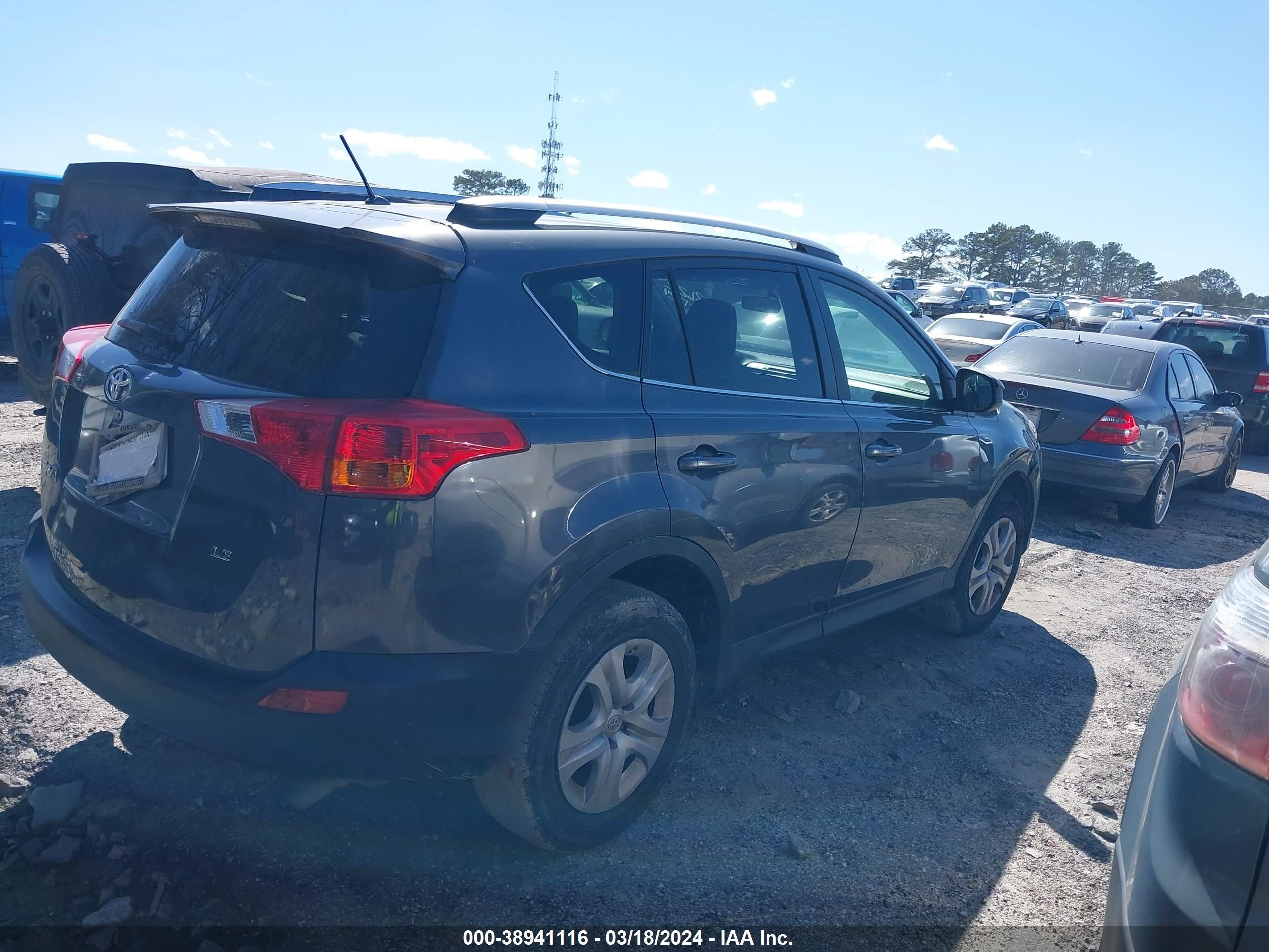 Photo 3 VIN: JTMZFREV6FD063622 - TOYOTA RAV 4 