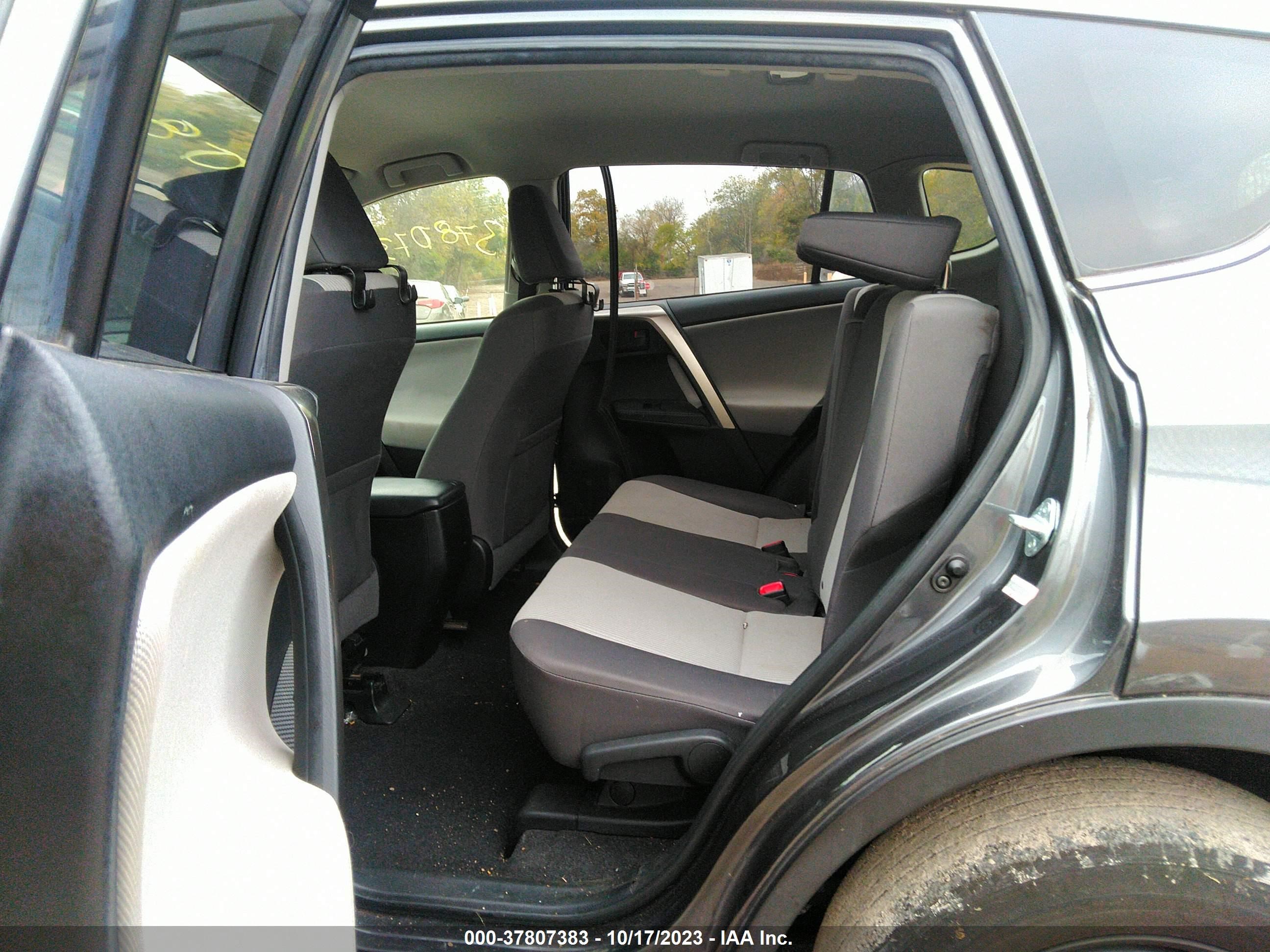 Photo 7 VIN: JTMZFREV6FJ049026 - TOYOTA RAV 4 